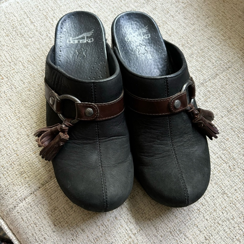 Dansko clogs Shandi black brown leather tassel comfort size 39 US 8.5/9